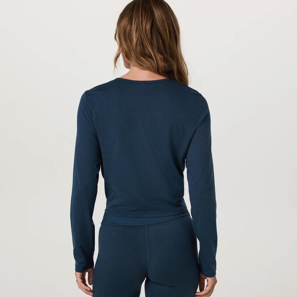 Vuori Women's Blue Cowl Neck Sweater - Picture 2 of 14